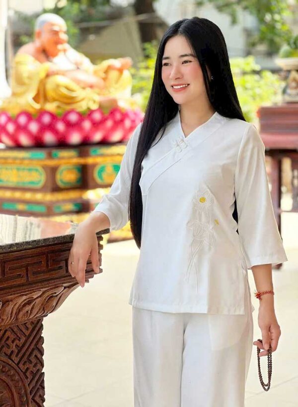 Đồ Lam Đi Chùa Nút Bính Thêu Sen - Ảnh 2